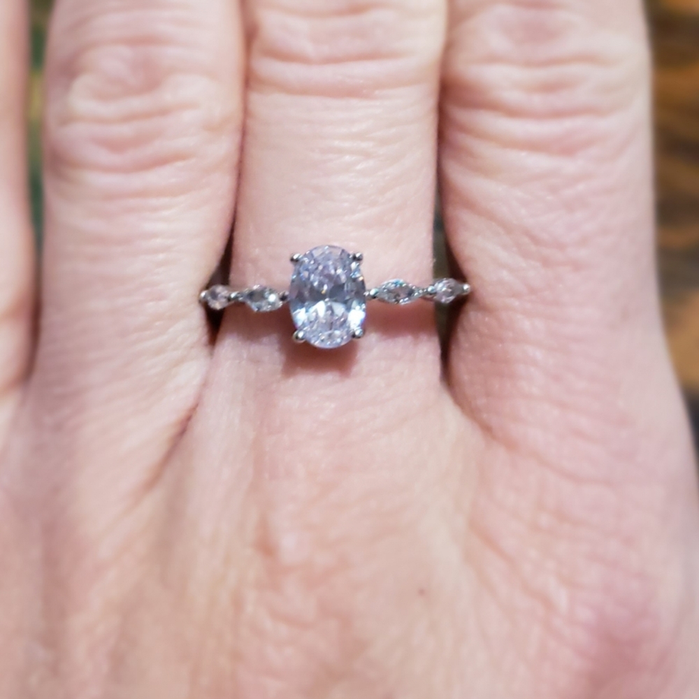 🆕 Silver & Diamond Crystal Ring 🆕 - Picture 4 of 15